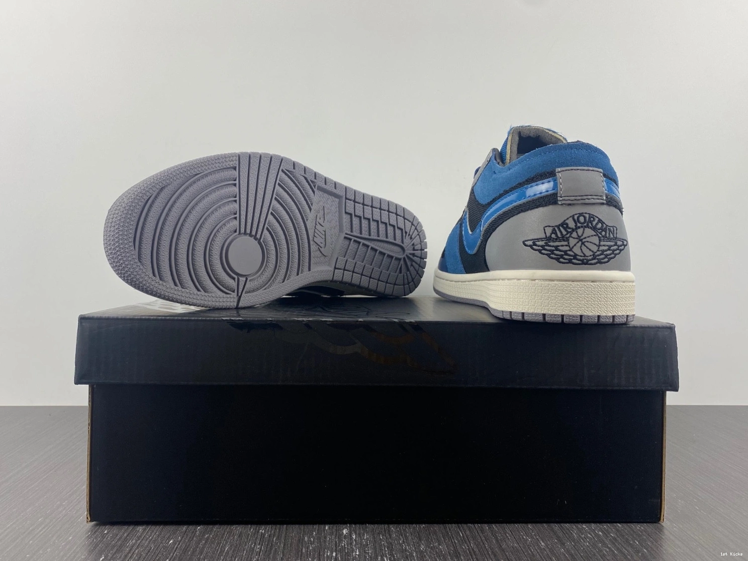 Navy Jordan Air Craft DR8867-400 Low 1 0123